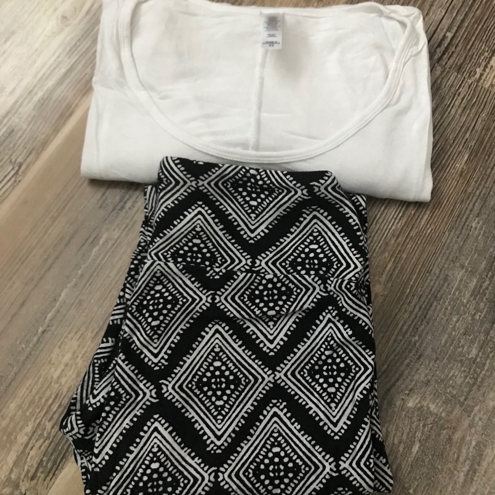LuLaRoe Perfect Tee and Leggings Set